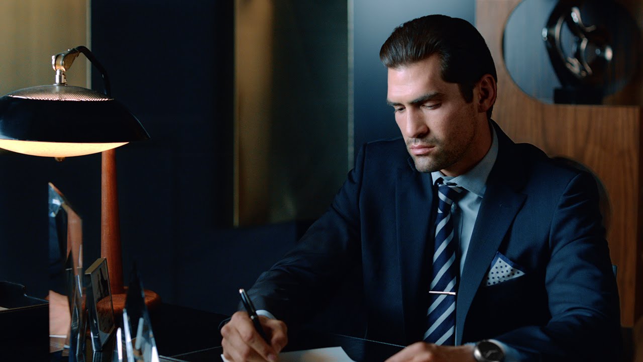 moto-360-businessman-commercial