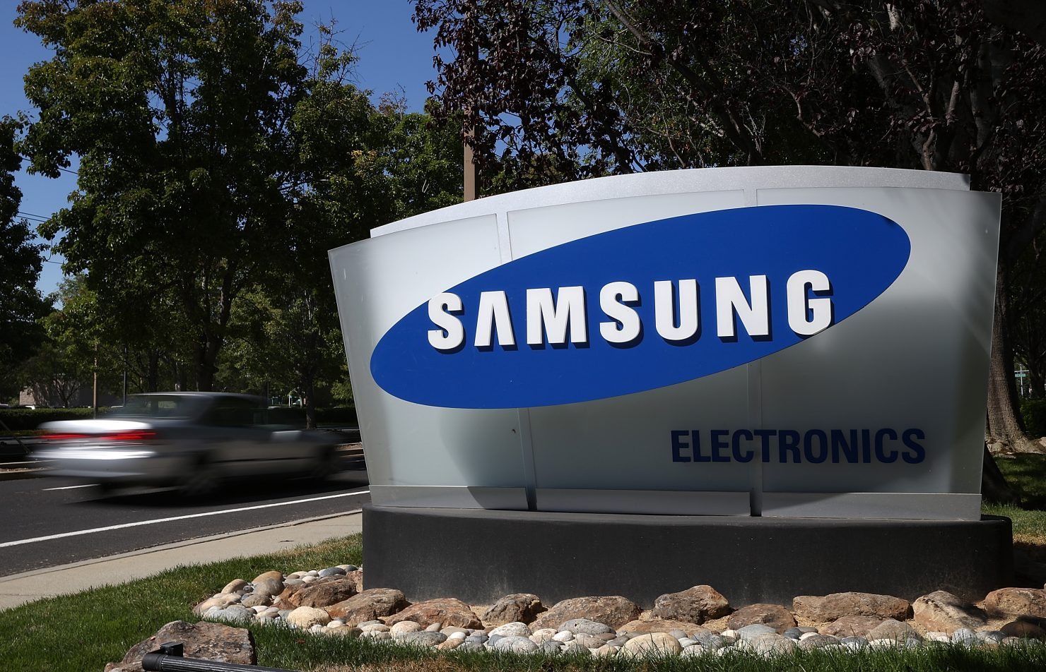 Trial Begins In Apple-Samsung Patent Battle