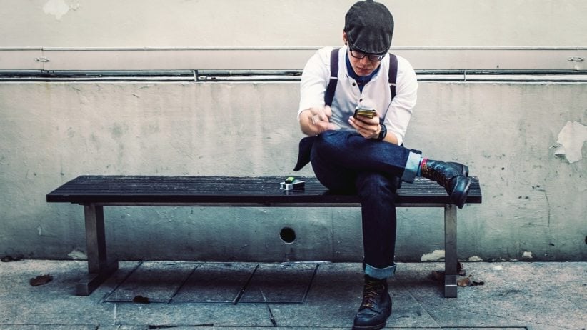 20150403183417-millenial-sitting-break-phone-iphone-apps-rest-lunch-tech