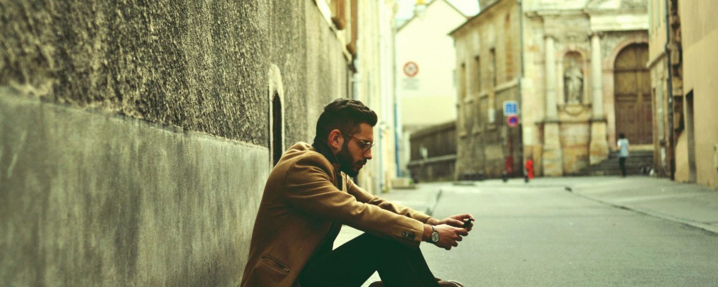 man_model_hipster_street_city_101267_2560x1024