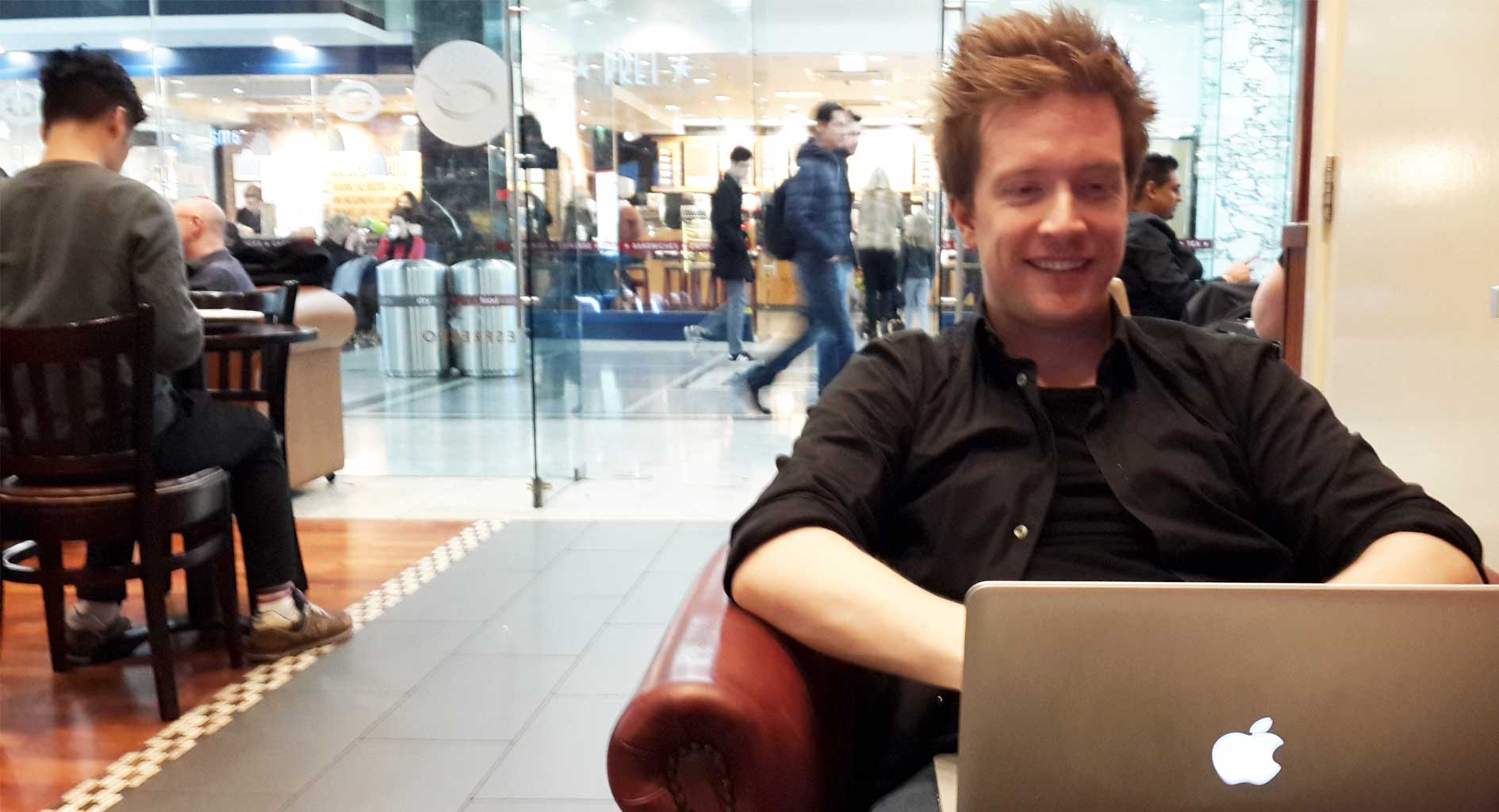 olly-writing-in-cafe1