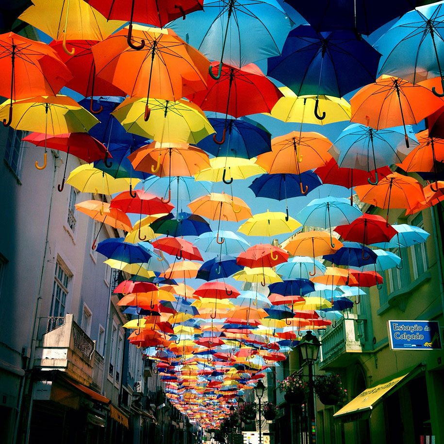 floating-umbrellas-agueda-portugal-2013-5