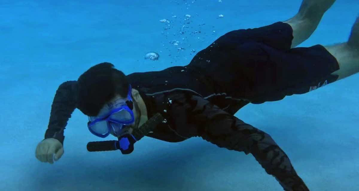 triton-device-diver-pool-water-indiegogo-1
