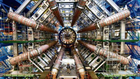 CERN uverejnil 300