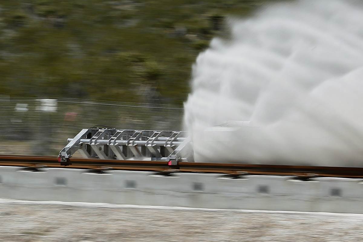 160511-hyperloop-mn-1650_cd5e2ccfe3dc78cf658e69ff16641f70.nbcnews-fp-1200-800