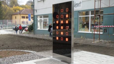 Futuristické hodiny v