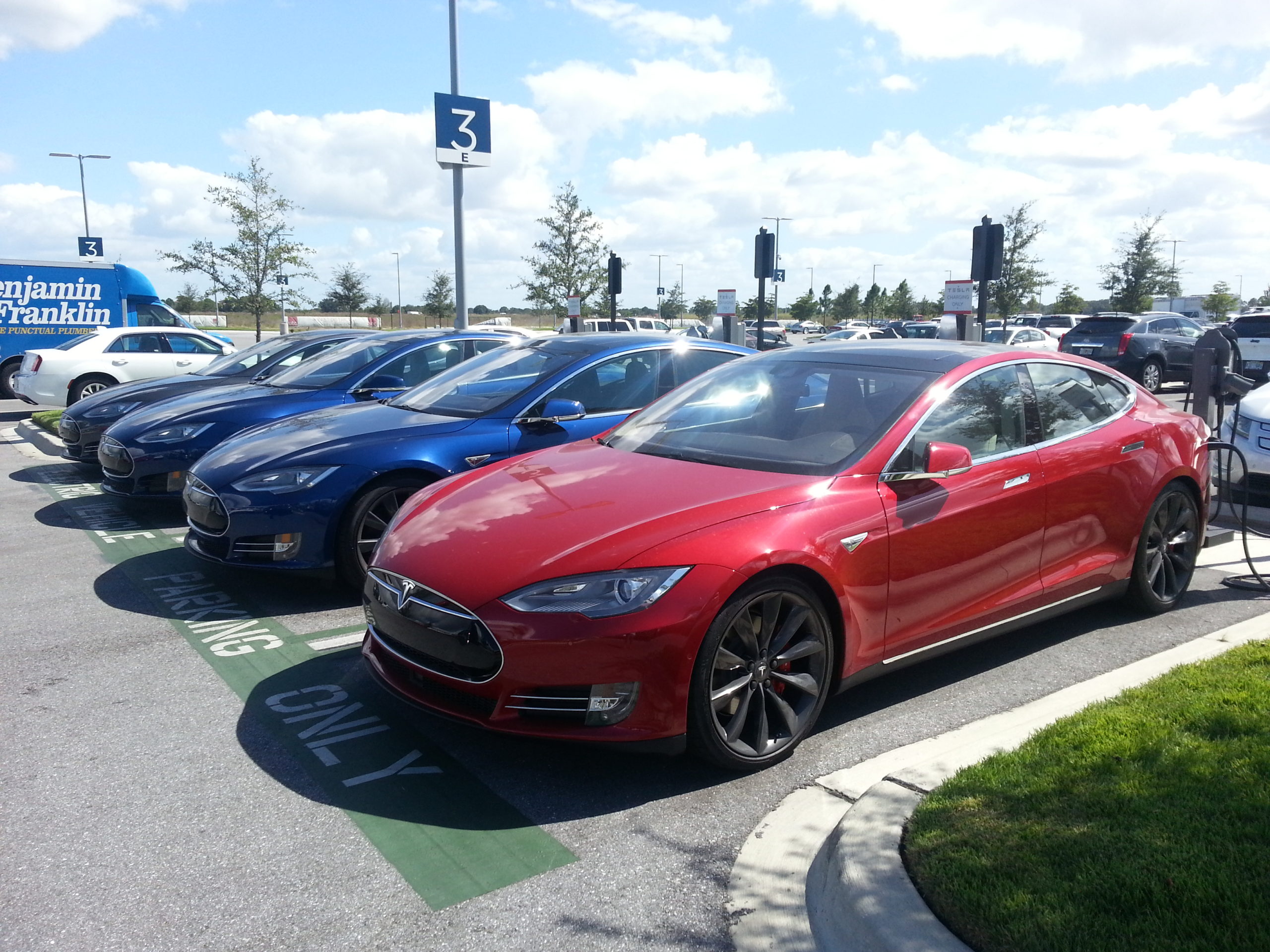 Tesla-Model-S-red-blue-black-grey