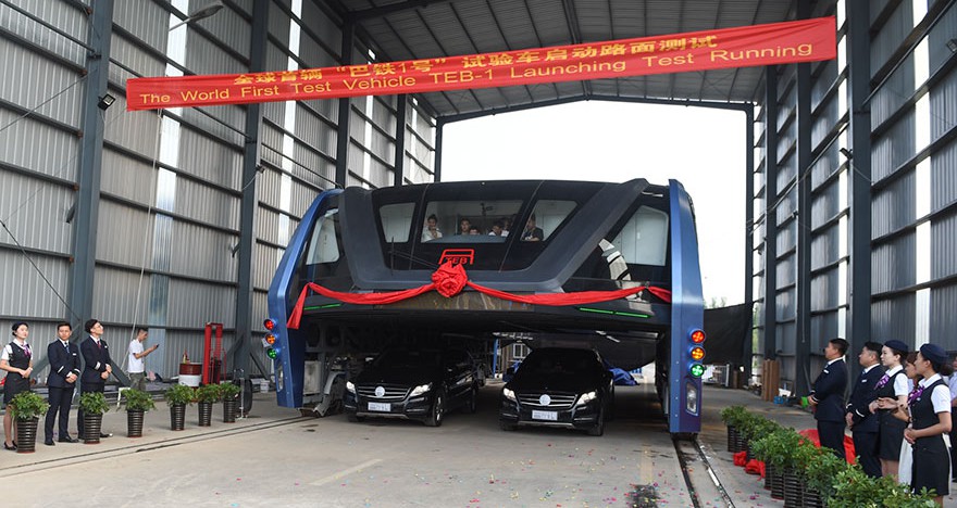 transit-elevated-bus-first-test-ride-qinhuangdao-china-2