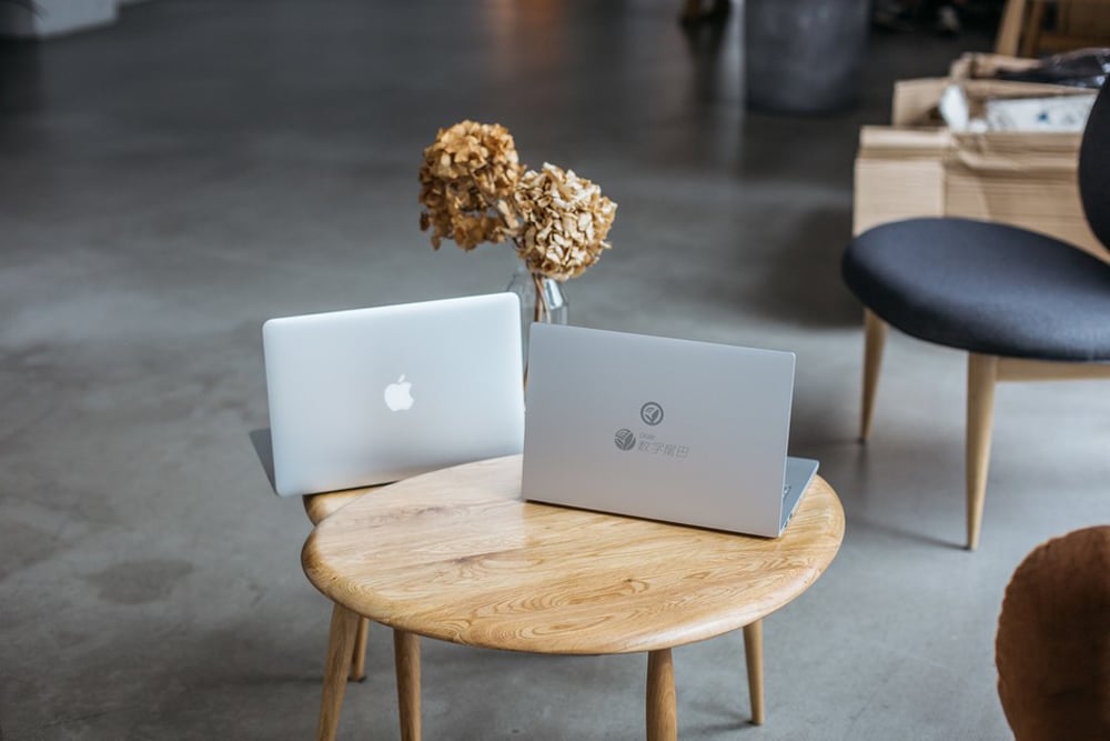 mi-notebook-vs-macbook-air-suboj-fotonahlad