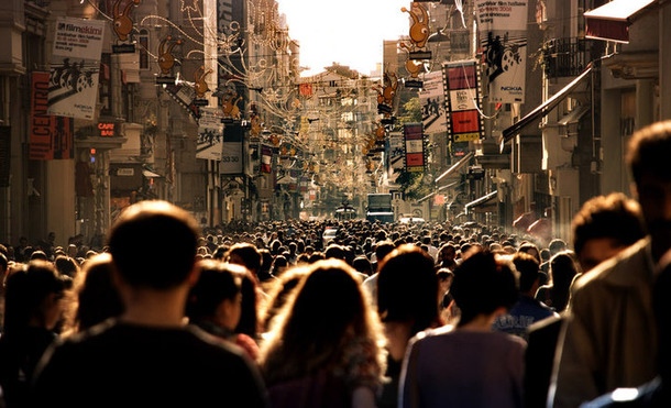 favim-com-city-crowd-crowded-houses-people-photograph-102466