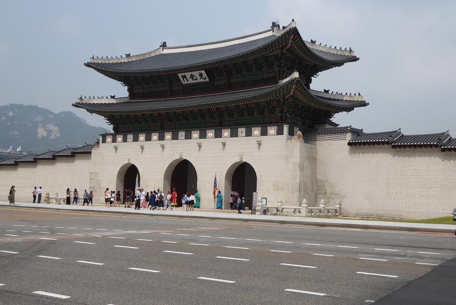 Hlavná brána do bývalého hlavného kráľovského paláca Gyeongbokgung