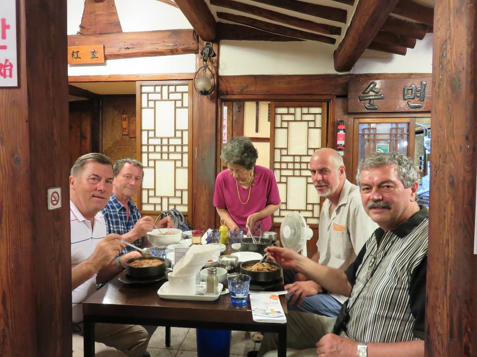 Obed v kórejskej reštaurácii