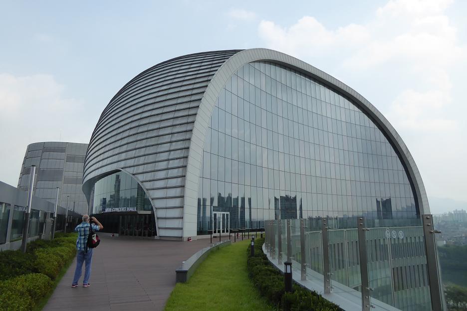 LOTTE koncertná hala – na 6. podlaží polyfunkčného objektu vedľa veže