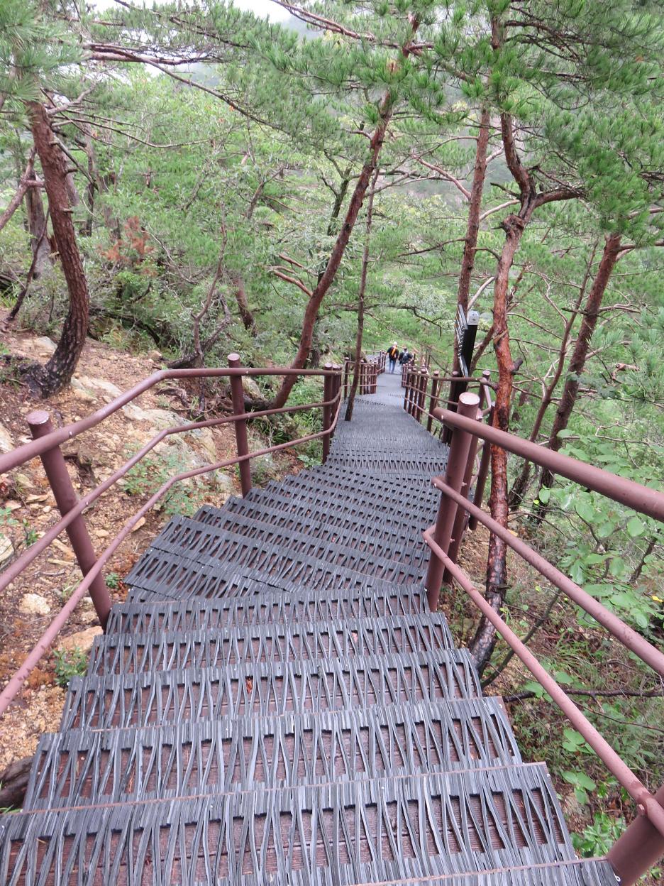 Časť z vyše 800 schodov, vedúcich na vyhliadku