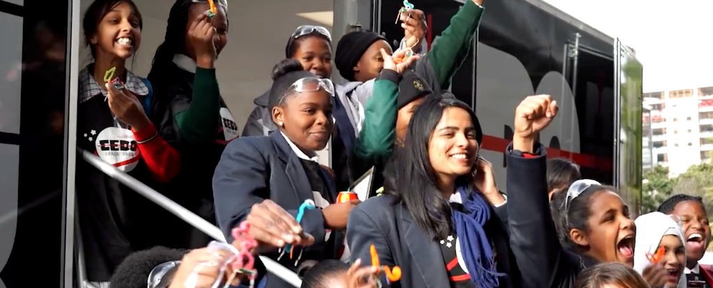 satellitegirls_web_1024