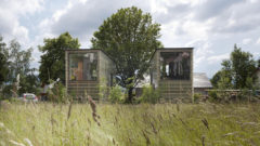 Navonok rovnaké, vo