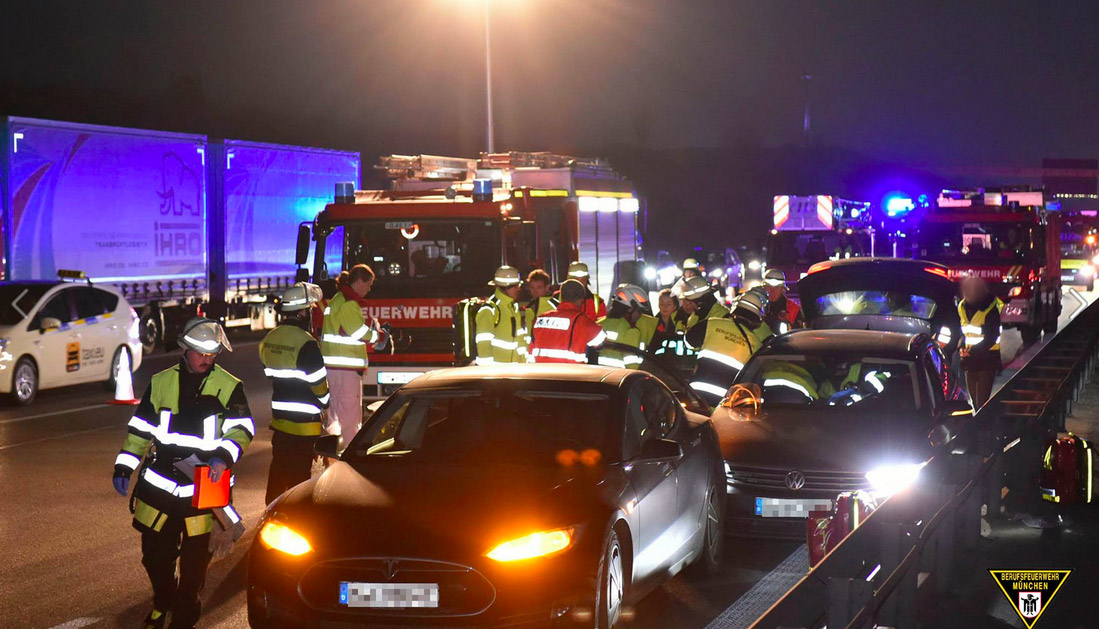 tesla-model-s-na-dialnici