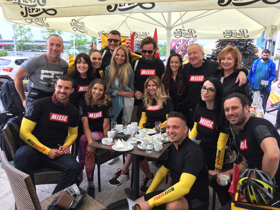 18920313_993693500734323_1494271282914308694_n