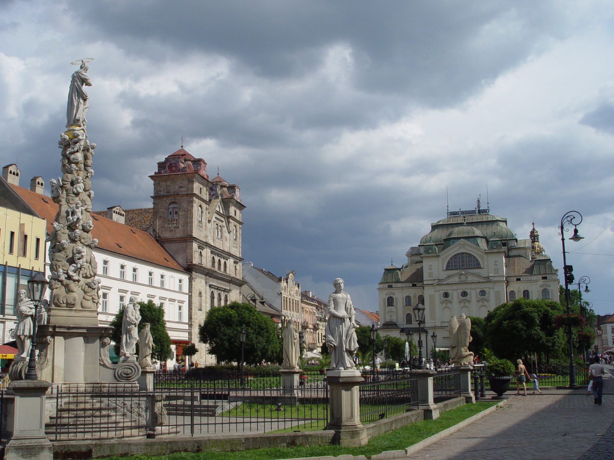 Kosice_(Slovakia)_-_Main_Street_4