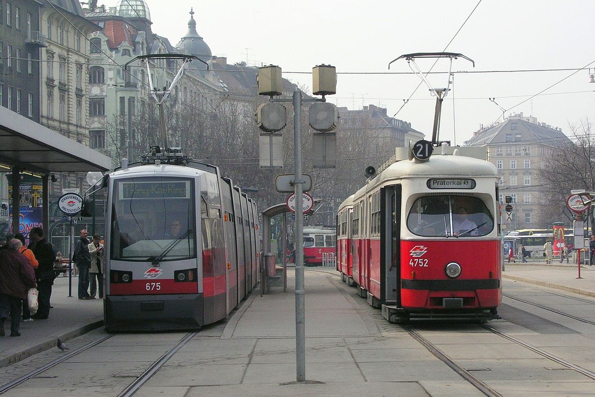 1200px-tramwien_schwedenplatz