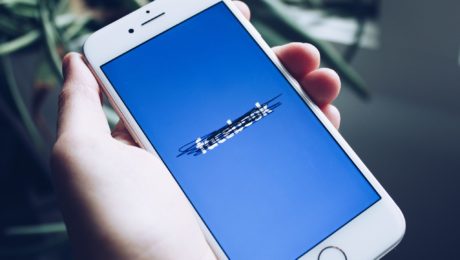 Vymazať Facebook nie