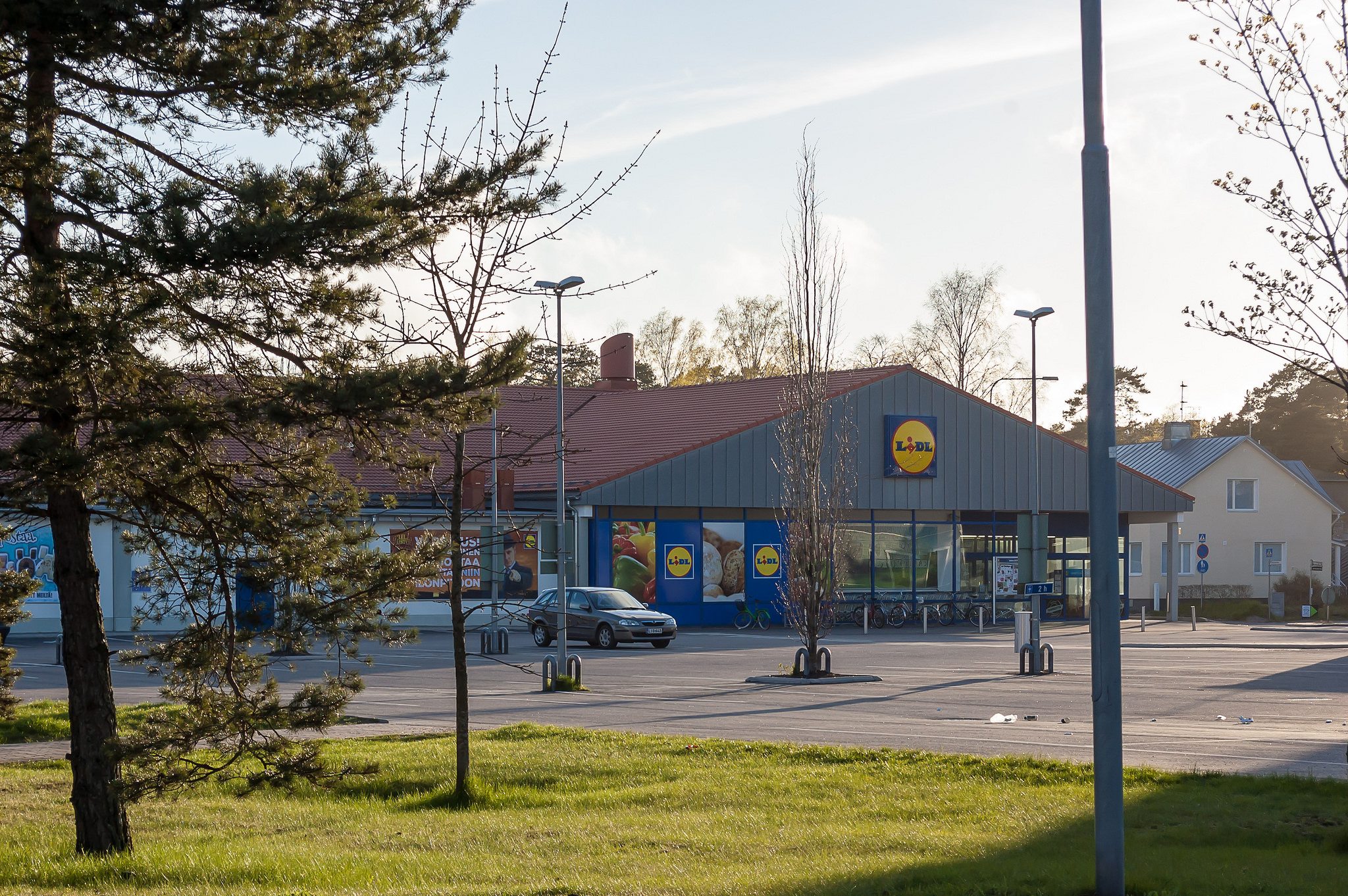 17727795261_c3f415bdd1_k