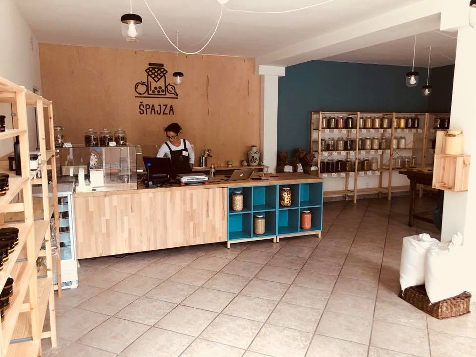 36389648_1101990359953688_5669937153816133632_n