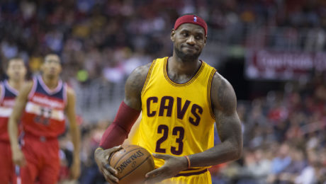 LeBron James financuje