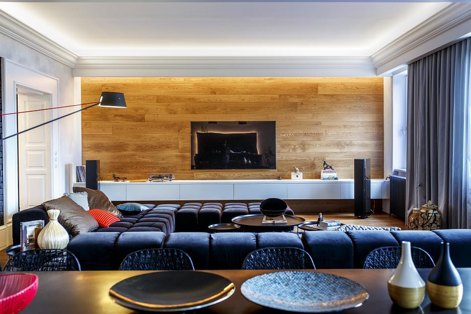 Podľa článku od Štefana Moravčíka, Archinfo.sk, Autori: Ing.arch. Peter Kukučka Ing.arch. Branislav Loskot Ing.arch. Jaroslav Takáč , Spolupráca: Ing. arch. Juraj Benko Ing. arch. Adam Kuzma