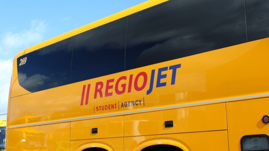 RegioJet-Irizar-i8-logo.jpg_688112182