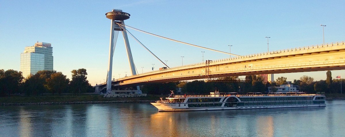 danube_most_snps_bratislava_ship_slovakia-1324736.jpg!d