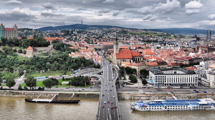 Bratislava (Wikimedia, xlibber)