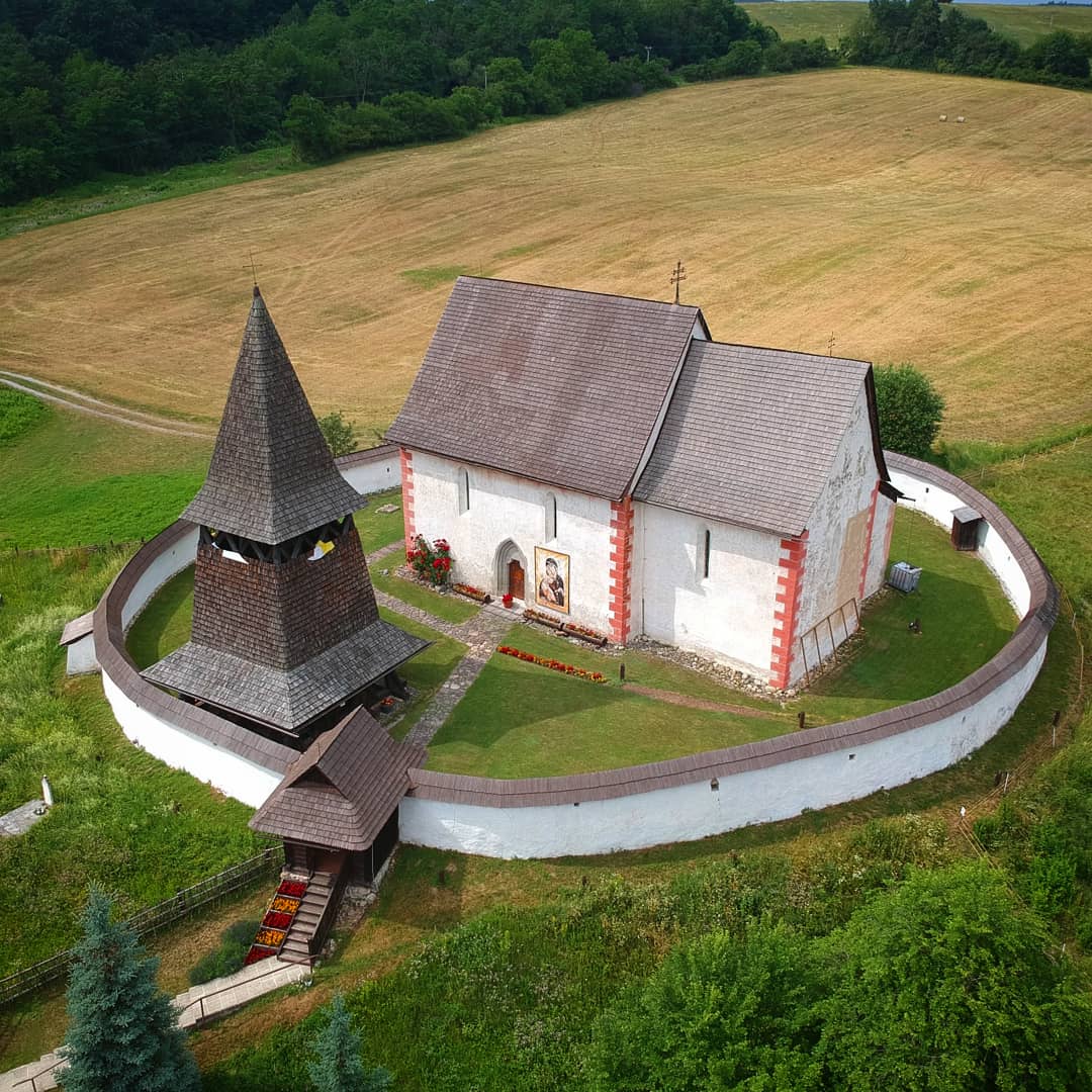 Cestovanie po Slovensku Kostol Sv. Martina - Čerín