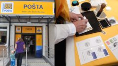 Pracovníčku pošty zlákala