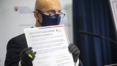 Demisiu podal ďalší