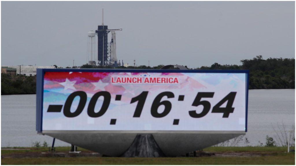 SpaceX štart svojej lode do vesmíru odložila
