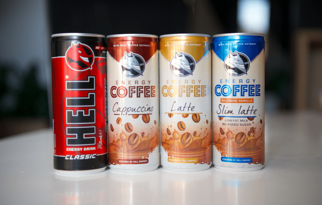 Hell už začal vyrábať aj energetické kávy. Promuje ich Bruce Willis a prichádzajú v 3 príchutiach