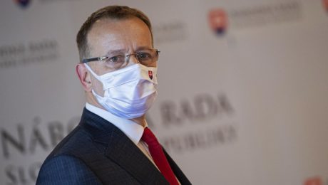 Študentom to stále