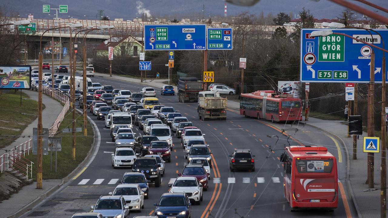 Bratislava, zápcha, dopravné obmedzenia