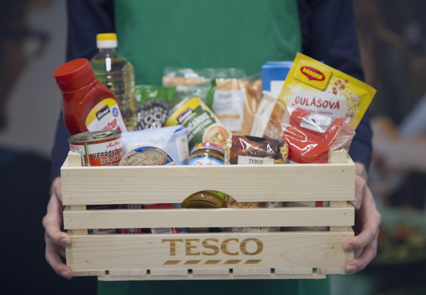 TESCO Darovanie potravin 1