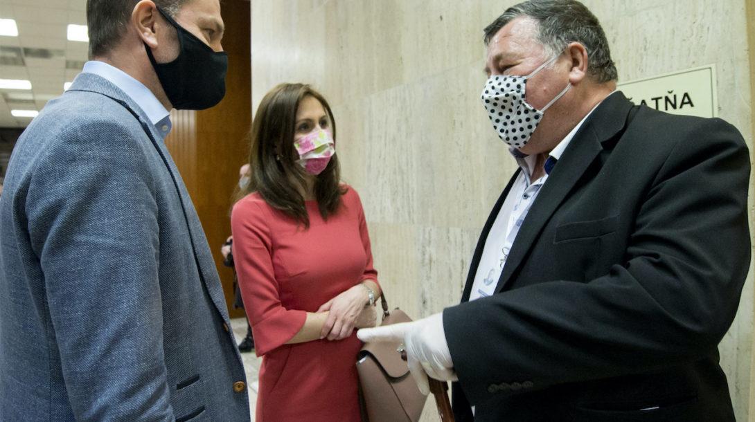 5april2020_matovic_konzilium_odbornici_tk_9694786-1090×610 (1)