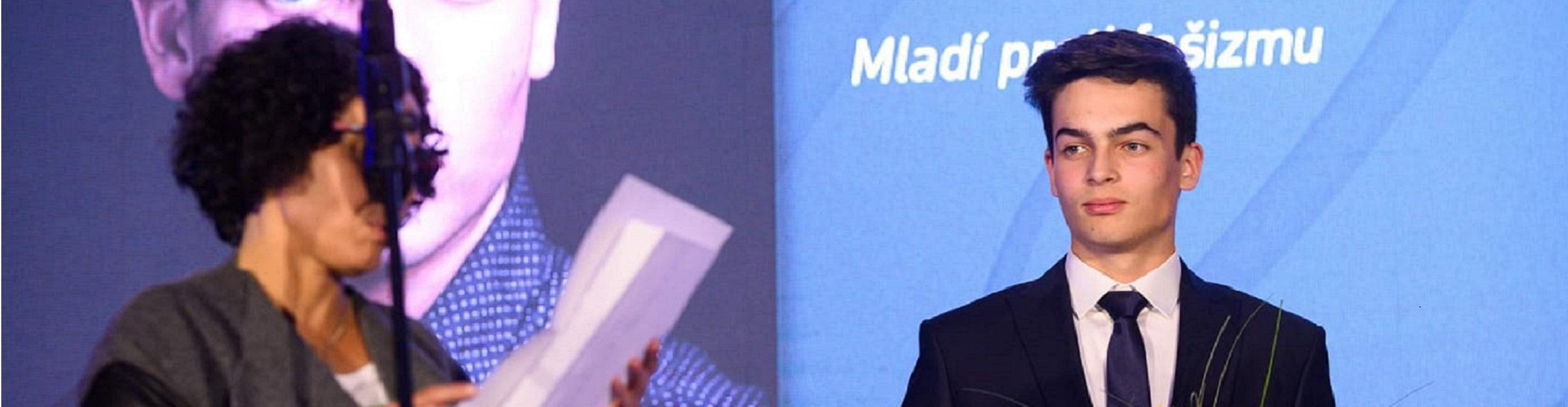 Mladí proti fašizmu
