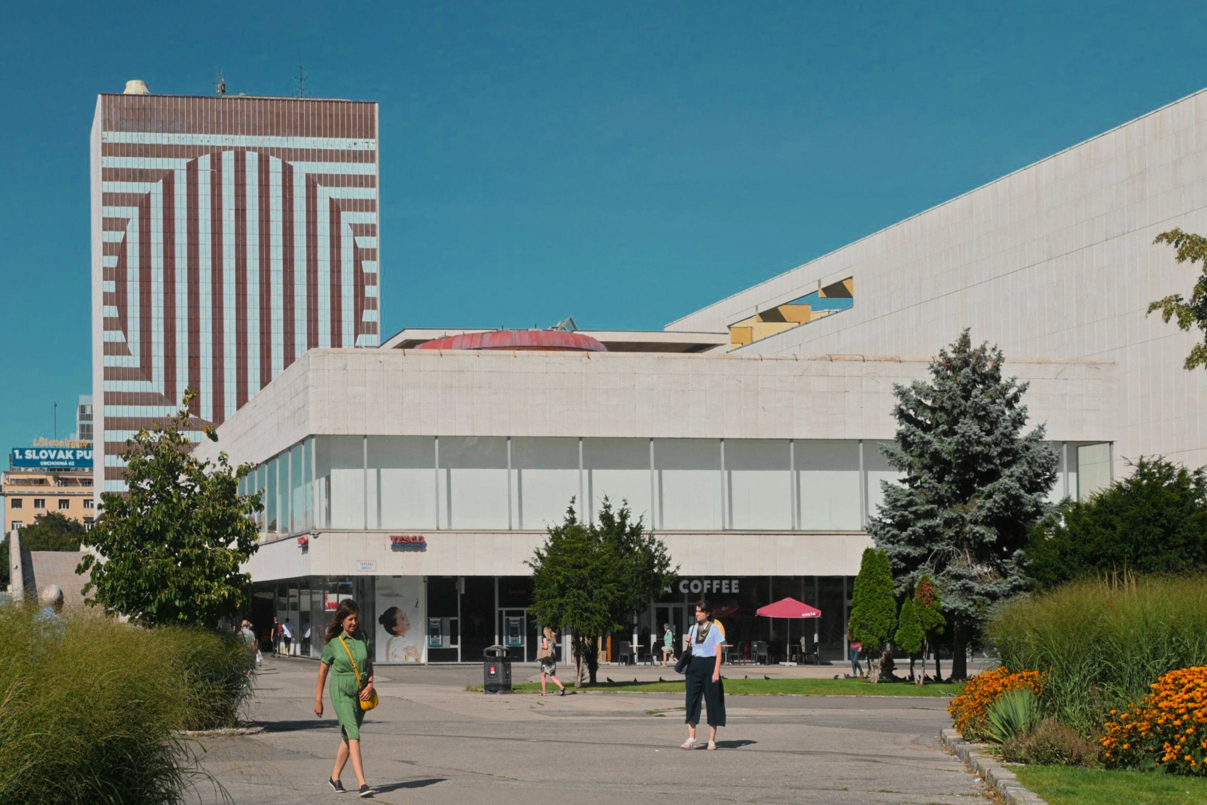 Ivan Matušík kamenné námestie hotel kyjev Bratislava travertín