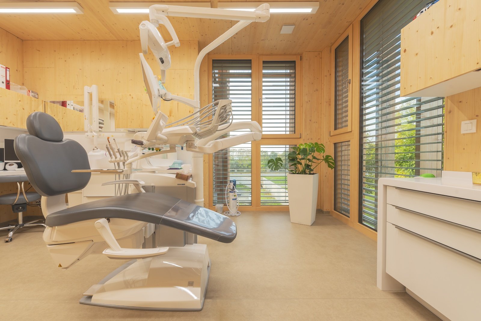 Kubis Architekti, dentálne cetrum, Hlohovec, architektúra, drevostavba, prístavba