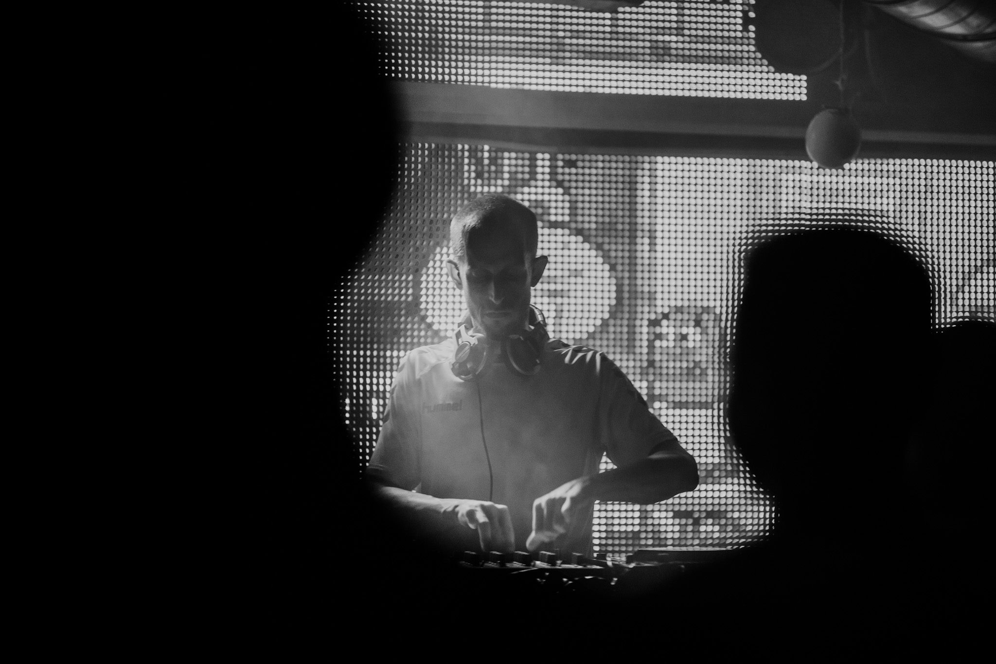 DJ Vesnu Roman Samotný, Tepláreň