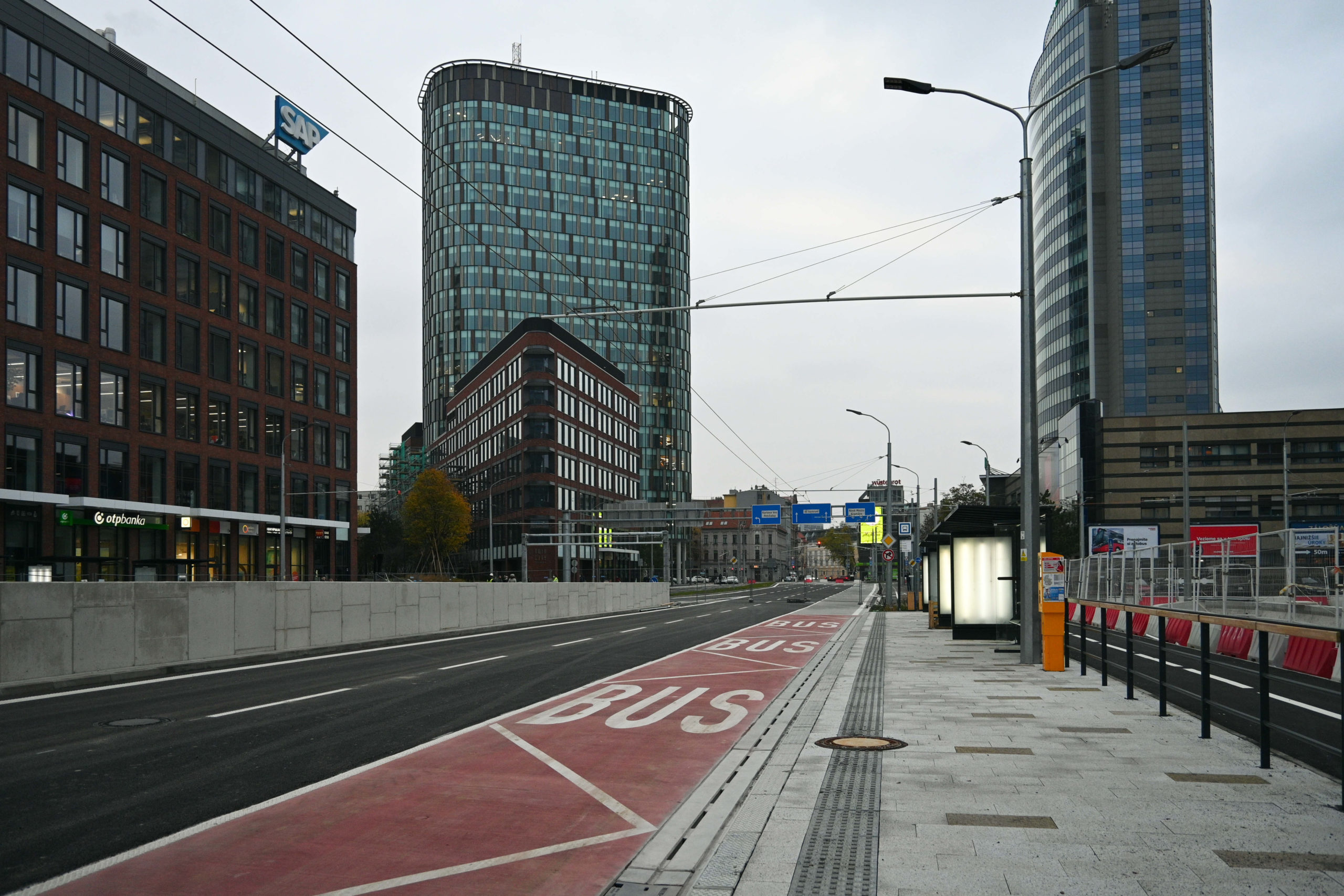 HB Reavis autobusová stanica mlynské nivy prejazdná oprava Bratislava opravár práca ulica cesta