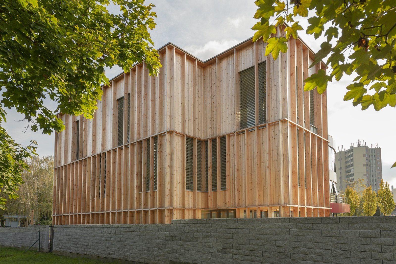 Kubis Architekti, dentálne cetrum, Hlohovec, architektúra, drevostavba, prístavba