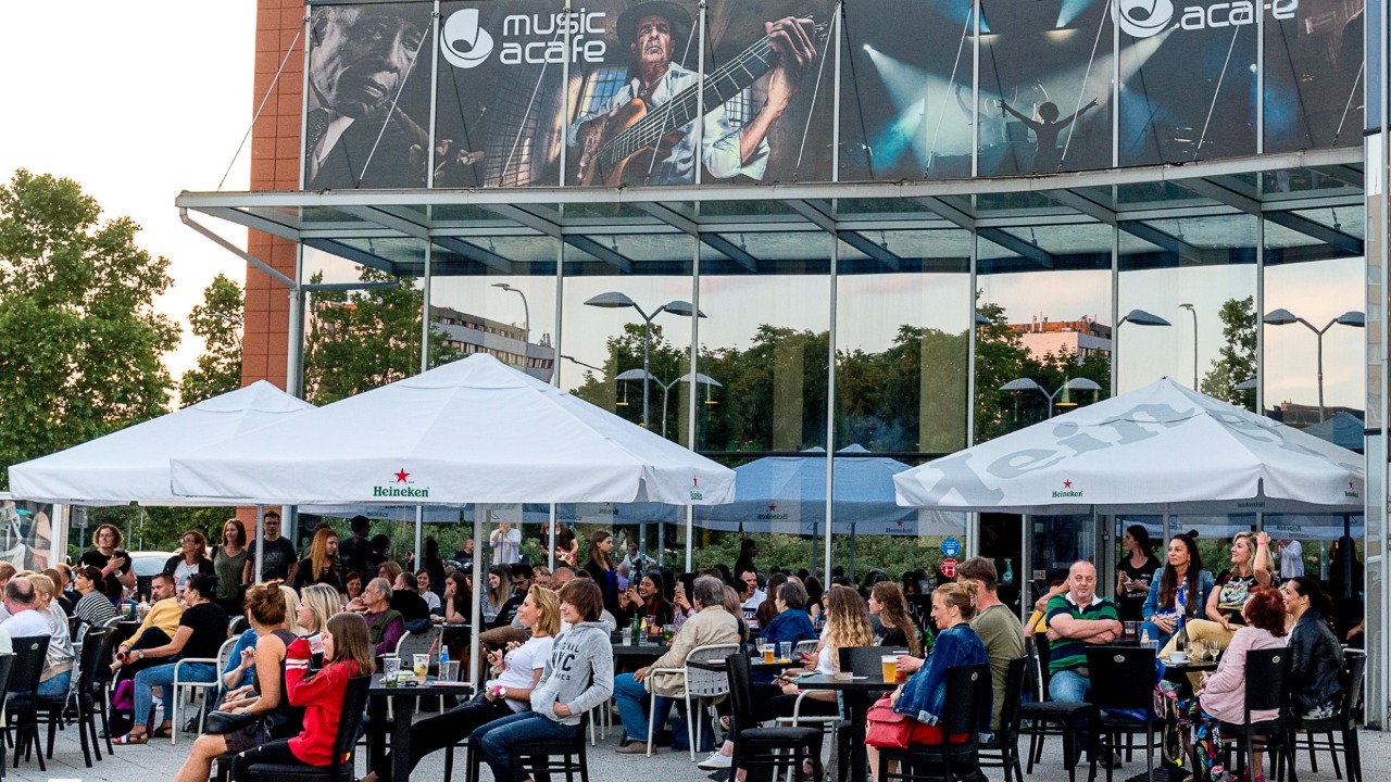 covid cafe klub music hudba