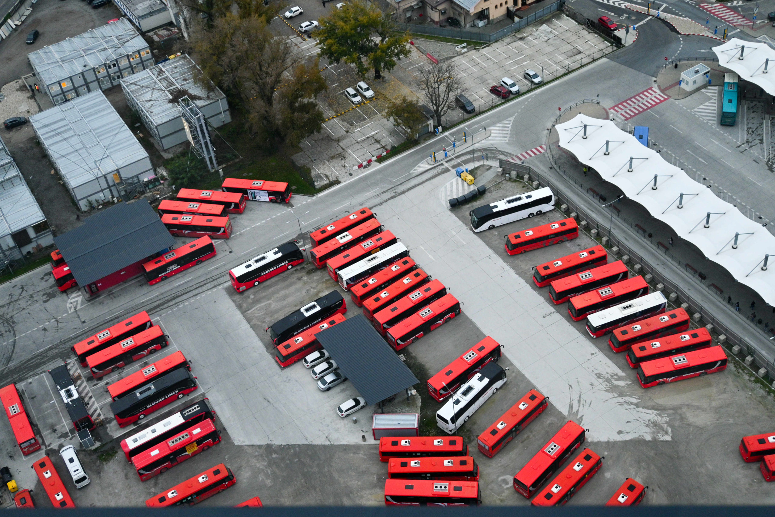 DPB, autobusy, stanica