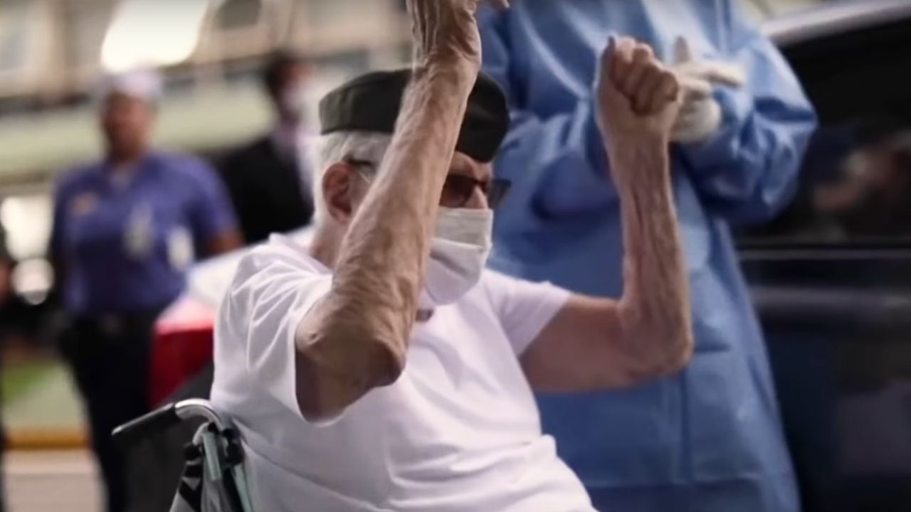 Vyliečený starec COVID-19